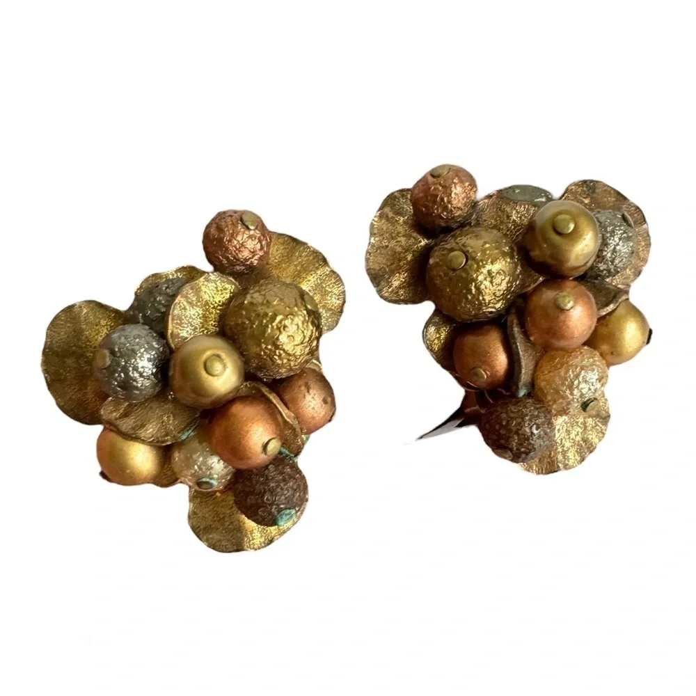 Vintage Eugene Cluster Earrings Clip On Beaded‎ Brass Copper Faux Pearls Signed